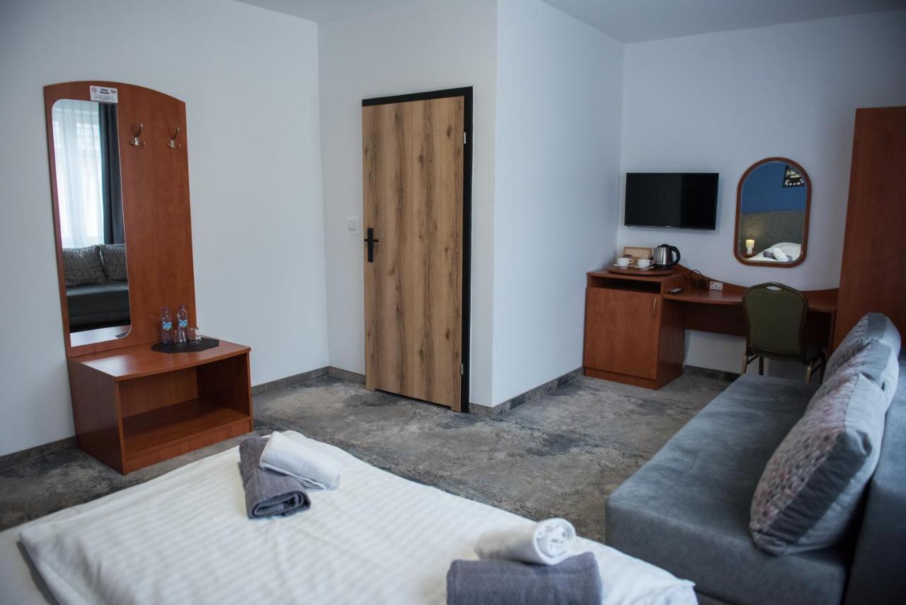 Hotel Paradiso Suchedniow Luaran gambar