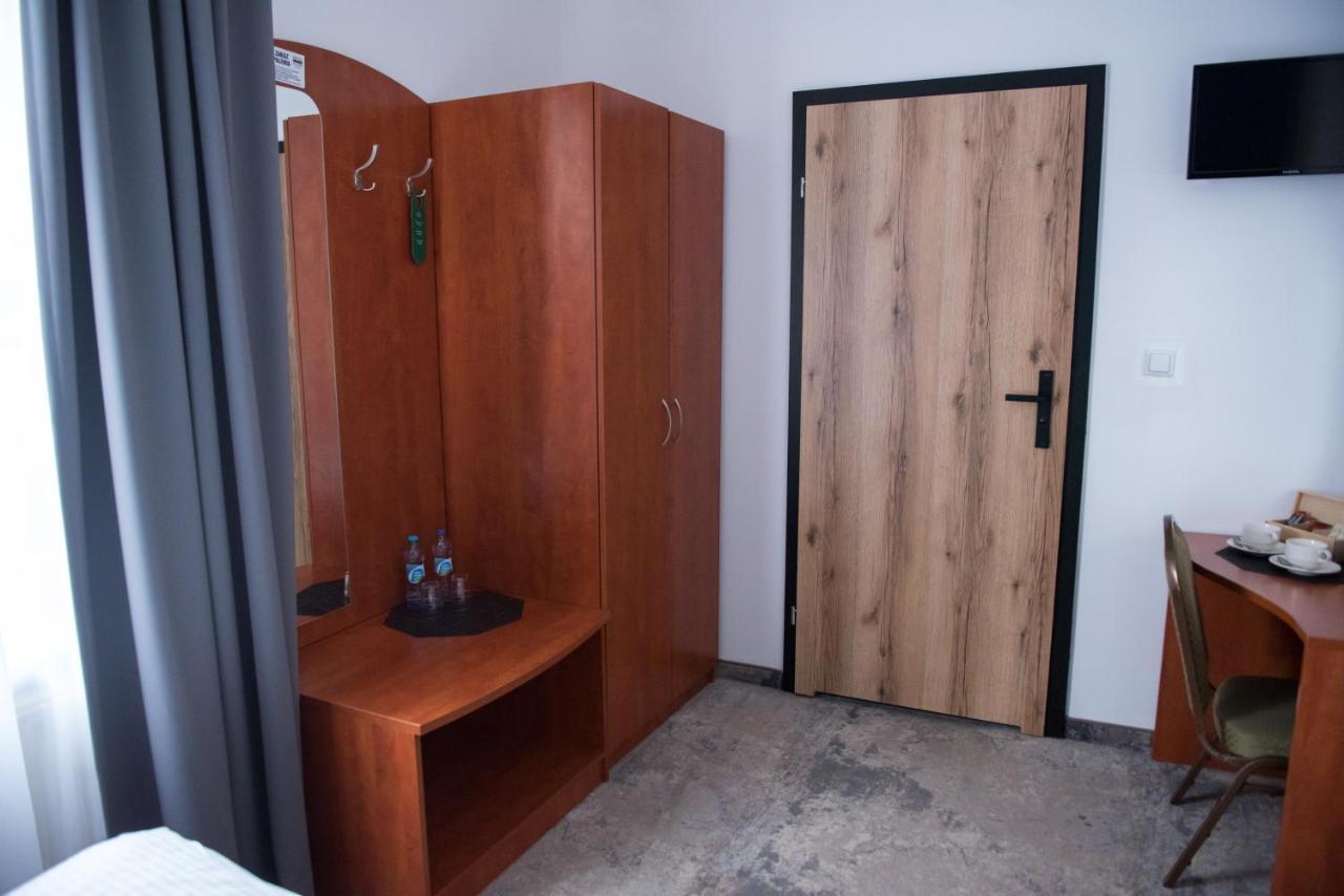 Hotel Paradiso Suchedniow Luaran gambar