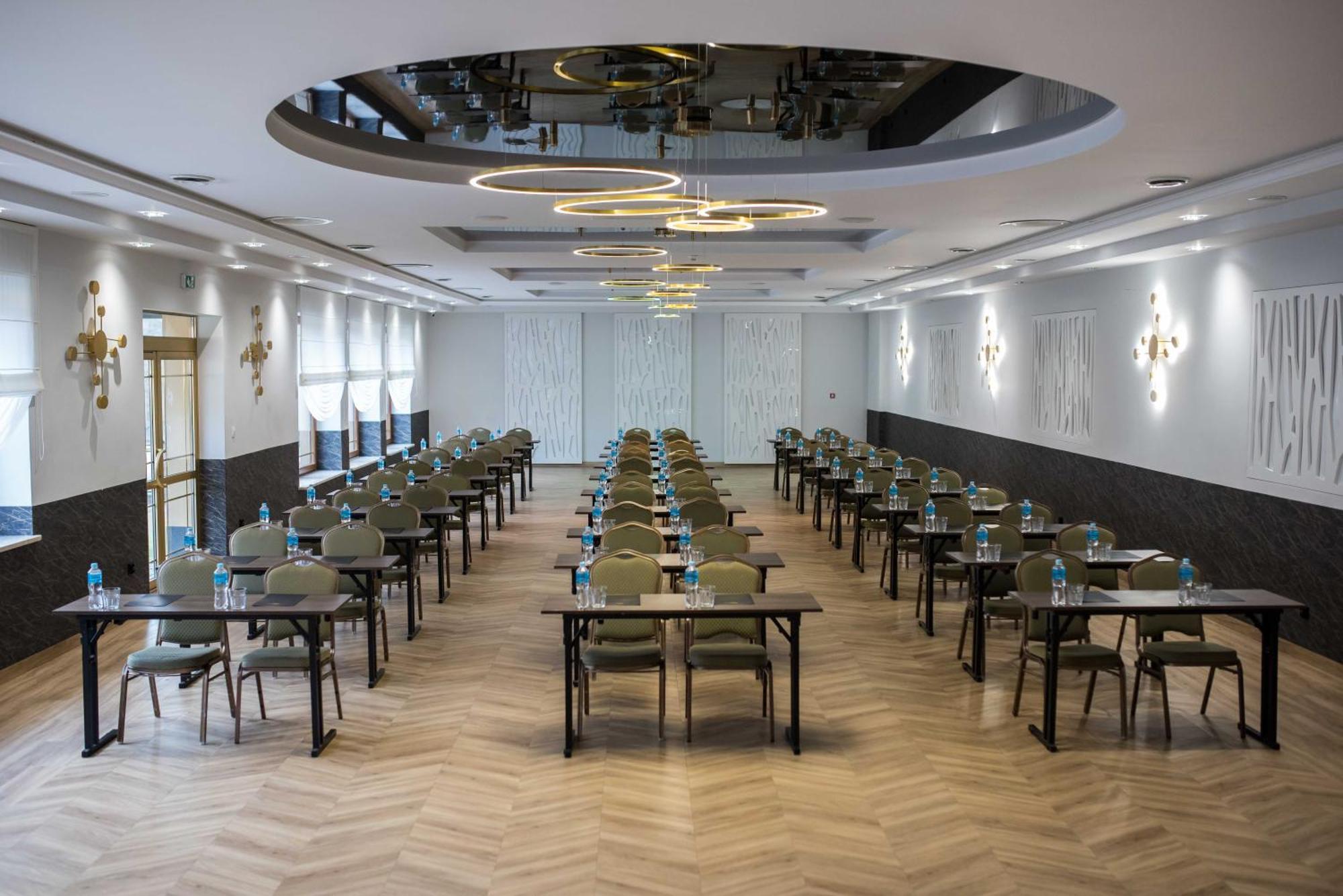 Hotel Paradiso Suchedniow Luaran gambar