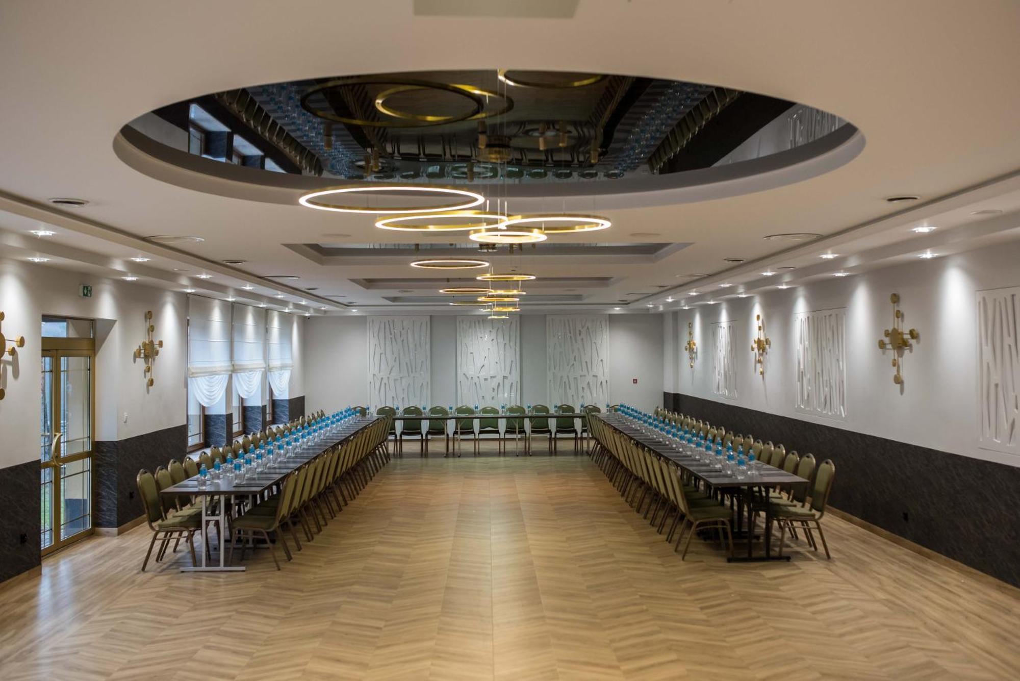 Hotel Paradiso Suchedniow Luaran gambar