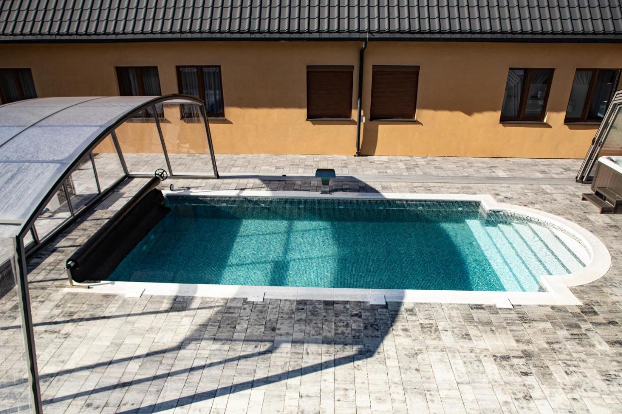 Hotel Paradiso Suchedniow Luaran gambar
